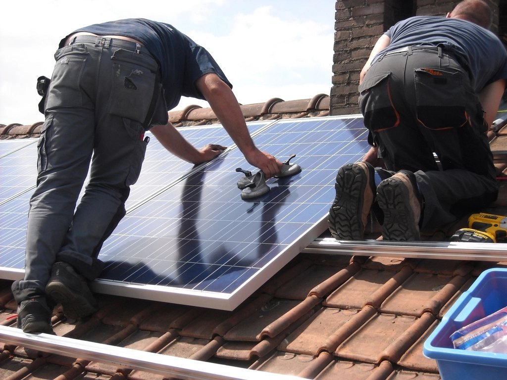 Solar Panel Installation – 5kW Solar System Price in Pakistan