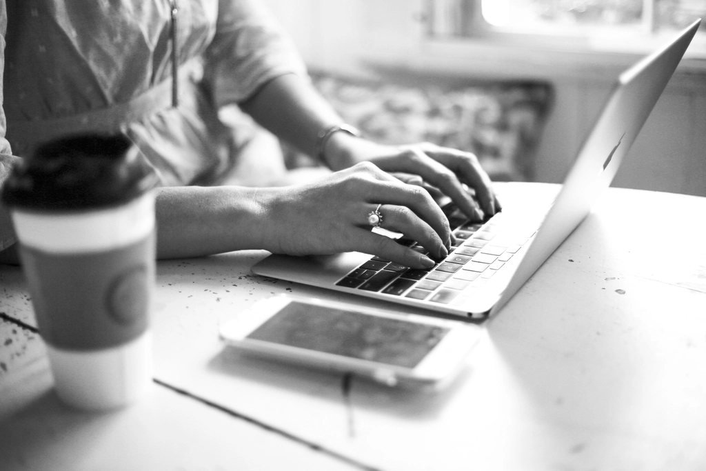 Laptop Typing – 10 Best Free AI Tools in 2026 for Students & Freelancers in Pakistan