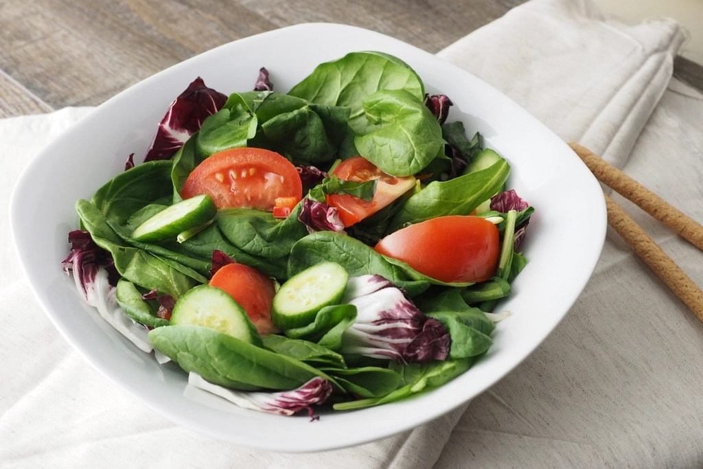 Fresh vegetable salad for a diabetes diet chart