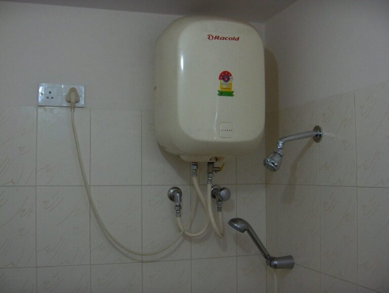Gas vs Electric vs Instant Geyser in Pakistan: Which Is Best?