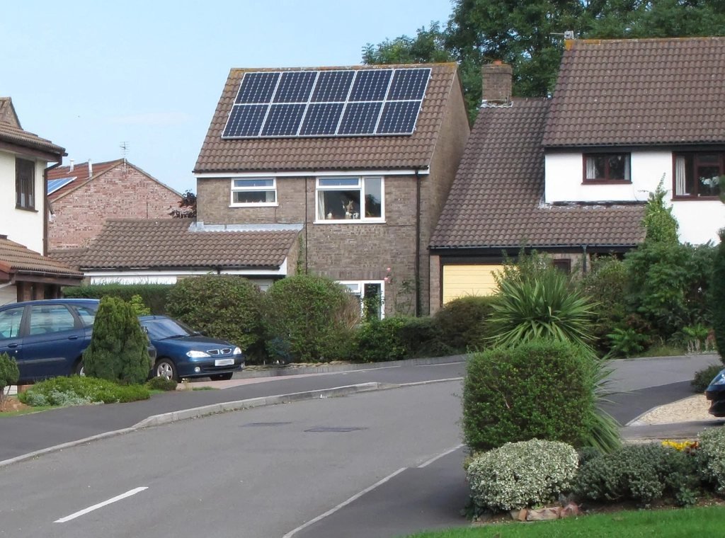Solar Panels House – Net Metering vs Net Billing in Pakistan 2026